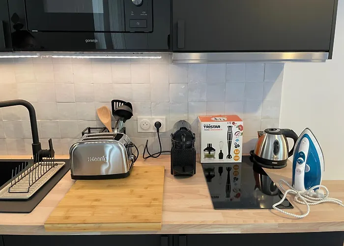 Rénové Avec Balcon Près Des Champs-elysées Appartement *